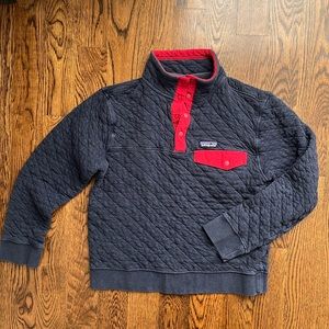 Quilted Patagonia pullover sweatshirt with 3/4 snap. Men’s small.